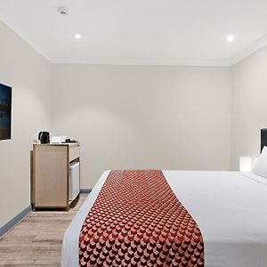 Standard Queen Room Internal Window